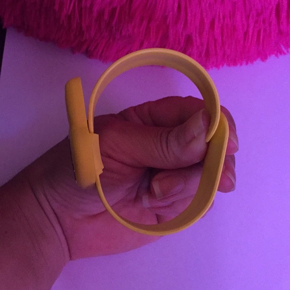 Hello kitty friend strap watch 💛🎀🕗🎀💛 - Picture 3 of 16